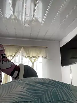 hannahb-e online show from 12/17/25, 02:00