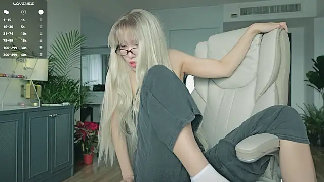 sigmasian online show from 10/13/25, 03:41