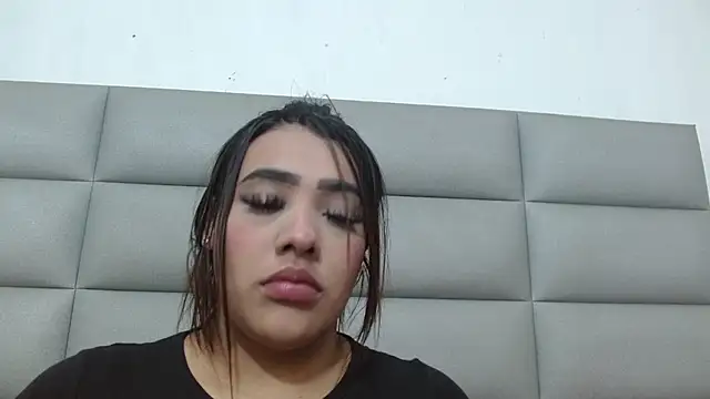 Snapshot of emily_brontee_ chatting on 10/22/25, 02:16 emily brontee online show from 10/22/25, 02:16