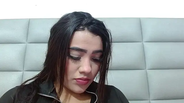 Snapshot of emily_brontee_ chatting on 10/01/25, 01:04 emily brontee online show from 10/01/25, 01:04