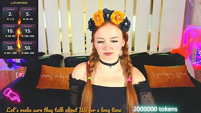 Snapshot of Marina_Mur_ chatting on 10/31/25, 03:52 Marina Mur online show from 10/31/25, 03:52