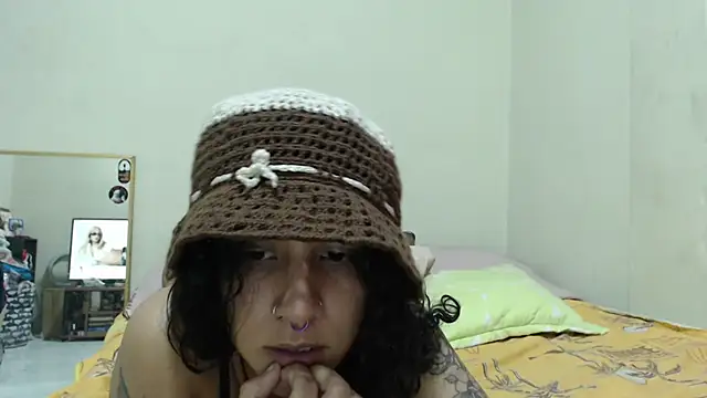 Snapshot of AlinaWoolf_ chatting on 07/03/26, 04:41 AlinaWoolf online show from 07/03/26, 04:41