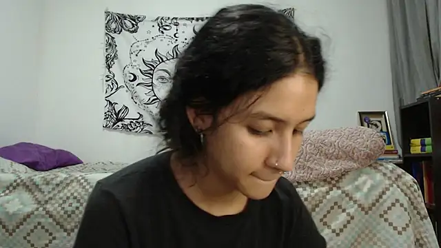 Snapshot of AlinaWoolf_ chatting on 12/27/24, 02:47 AlinaWoolf  online show from 12/27/24, 02:47