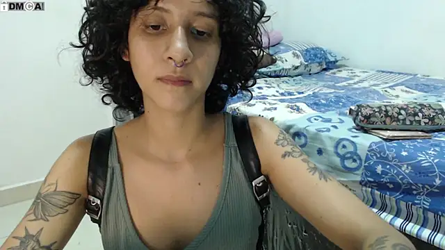 Snapshot of AlinaWoolf_ chatting on 09/19/25, 11:31 AlinaWoolf  online show from 09/19/25, 11:31