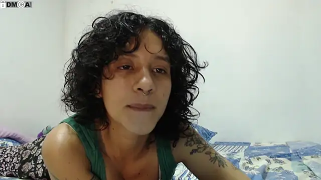 Snapshot of AlinaWoolf_ chatting on 09/29/25, 03:57 AlinaWoolf  online show from 09/29/25, 03:57