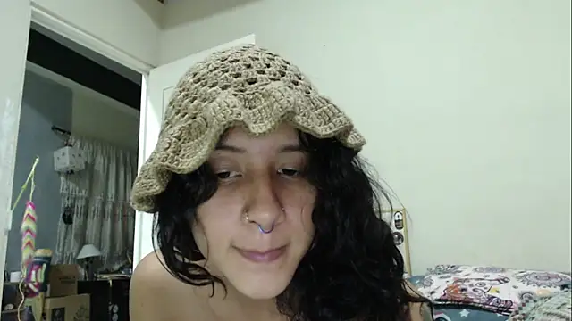 Snapshot of AlinaWoolf_ chatting on 06/04/26, 06:18 AlinaWoolf online show from 06/04/26, 06:18