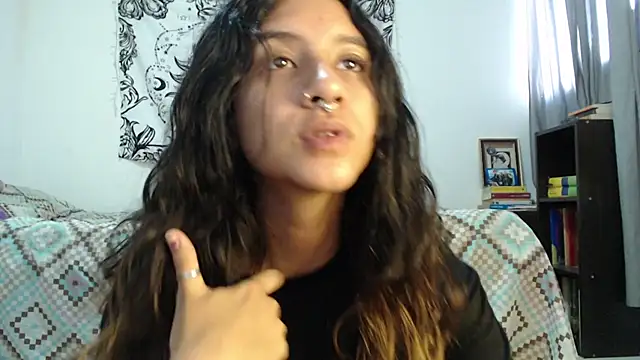 Snapshot of AlinaWoolf_ chatting on 12/10/24, 01:44 AlinaWoolf  online show from 12/10/24, 01:44