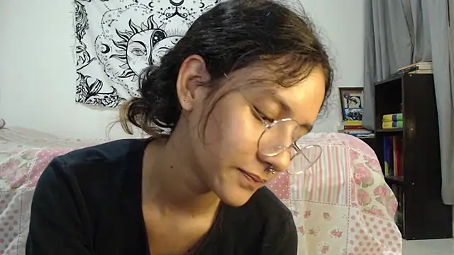 Snapshot of AlinaWoolf_ chatting on 01/31/25, 03:41 AlinaWoolf  online show from 01/31/25, 03:41