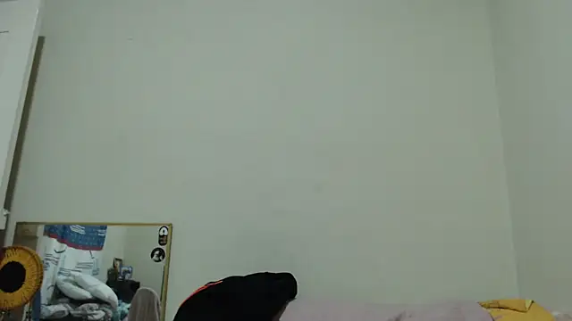 Snapshot of AlinaWoolf_ chatting on 06/21/26, 03:56 AlinaWoolf online show from 06/21/26, 03:56