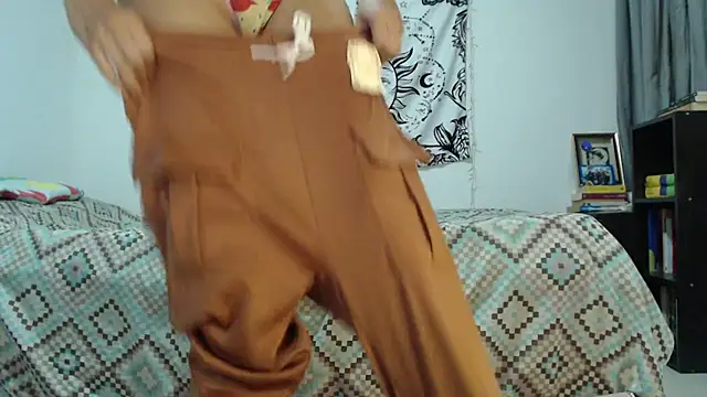 Snapshot of AlinaWoolf_ chatting on 02/26/25, 02:19 AlinaWoolf  online show from 02/26/25, 02:19