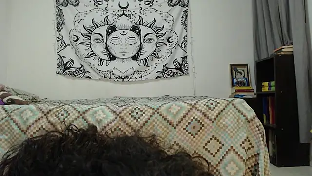 Snapshot of AlinaWoolf_ chatting on 12/11/24, 02:52 AlinaWoolf  online show from 12/11/24, 02:52