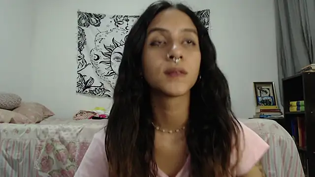 Snapshot of AlinaWoolf_ chatting on 12/04/24, 02:36 AlinaWoolf  online show from 12/04/24, 02:36