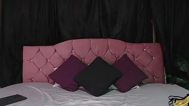 Snapshot of Cataleya_divine chatting on 10/22/25, 10:58 Cataleya divine online show from 10/22/25, 10:58