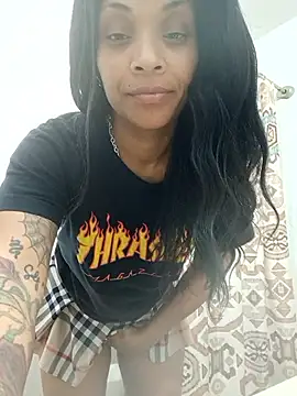 Snapshot of mariah2299 chatting on 10/20/25, 04:36 mariah2299 online show from 10/20/25, 04:36