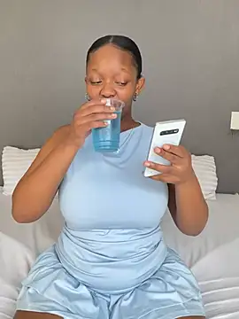 Jazmine-Blue online show from 04/16/26, 10:27