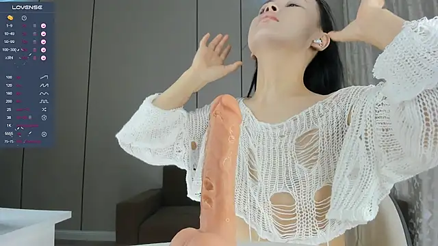 Snapshot of Liu_Yifei_ chatting on 11/08/25, 01:09 Liu Yifei online show from 11/08/25, 01:09