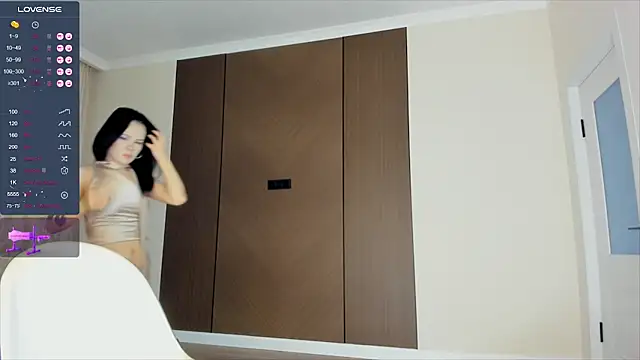 Snapshot of Liu_Yifei_ chatting on 10/20/25, 01:40 Liu Yifei online show from 10/20/25, 01:40