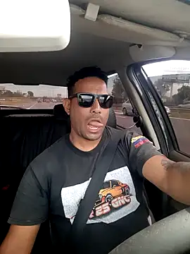 Snapshot of hecwil8 chatting on 12/30/24, 03:23 hecwil8 online show from 12/30/24, 03:23