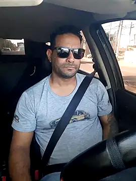 hecwil8 online show from 11/18/25, 11:57