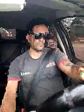 Snapshot of hecwil8 chatting on 10/06/25, 05:13 hecwil8 online show from 10/06/25, 05:13