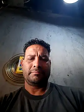 hecwil8 online show from 11/03/25, 03:59