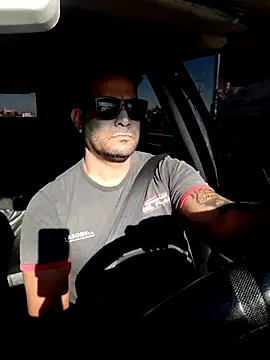 Snapshot of hecwil8 chatting on 10/09/25, 11:22 hecwil8 online show from 10/09/25, 11:22