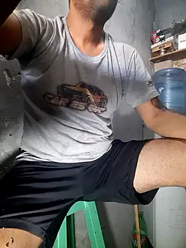 hecwil8 online show from 01/14/26, 12:42