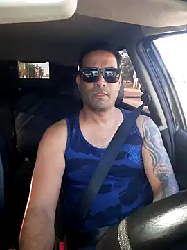 hecwil8 online show from 11/26/25, 11:43