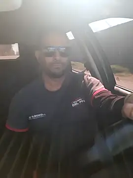 Snapshot of hecwil8 chatting on 09/16/25, 03:35 hecwil8 online show from 09/16/25, 03:35