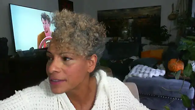 CeceilaMoon online show from 11/20/25, 11:03