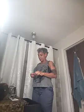 CeceilaMoon online show from 03/31/26, 05:04