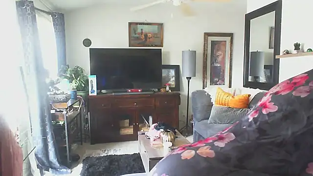 CeceilaMoon online show from 02/16/26, 05:55