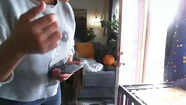 CeceilaMoon online show from 11/12/25, 05:50