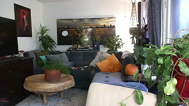 CeceilaMoon online show from 11/21/25, 01:54