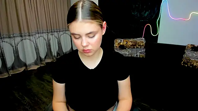 IsabellaBler online show from 10/08/25, 11:56