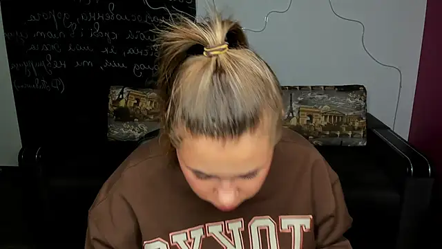 IsabellaBler online show from 11/27/25, 06:47