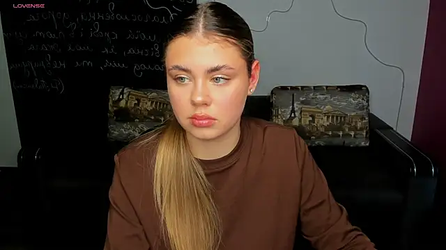 IsabellaBler online show from 11/25/25, 01:11