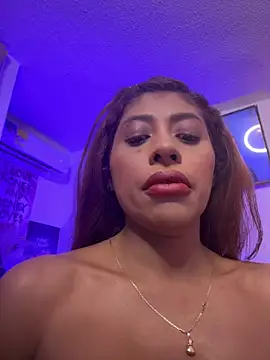 Snapshot of canela_10 chatting on 07/14/26, 02:05 canela 10 online show from 07/14/26, 02:05