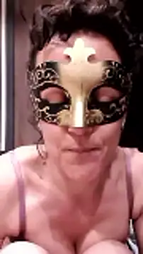 Snapshot of Masquegirlmysterious chatting on 02/21/26, 07:49 Masquegirlmysterious online show from 02/21/26, 07:49