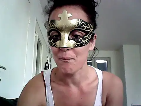 Masquegirlmysterious online show from 10/14/25, 12:17