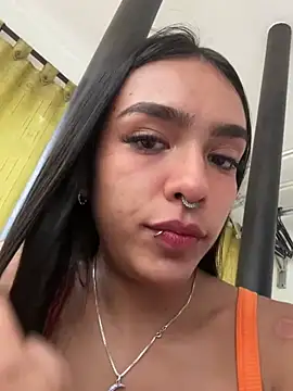 Snapshot of Michelle_se chatting on 02/21/25, 03:21 Michelle se online show from 02/21/25, 03:21