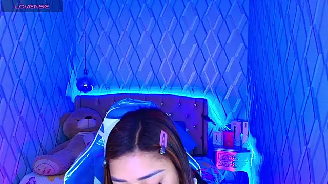 Snapshot of NicolleTaylor chatting on 10/14/25, 04:02 NicolleTaylor online show from 10/14/25, 04:02