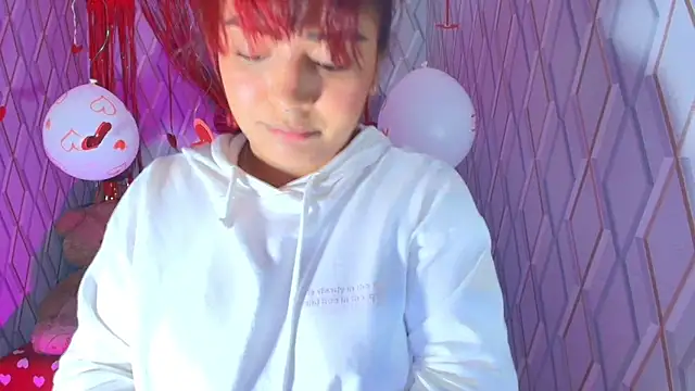 Snapshot of NicolleTaylor chatting on 02/12/26, 04:12 NicolleTaylor online show from 02/12/26, 04:12