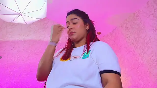 Snapshot of NicolleTaylor chatting on 02/28/26, 05:18 NicolleTaylor online show from 02/28/26, 05:18