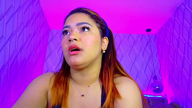 Snapshot of NicolleTaylor chatting on 10/20/25, 03:41 NicolleTaylor online show from 10/20/25, 03:41