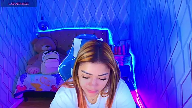 Snapshot of NicolleTaylor chatting on 10/08/25, 03:41 NicolleTaylor online show from 10/08/25, 03:41