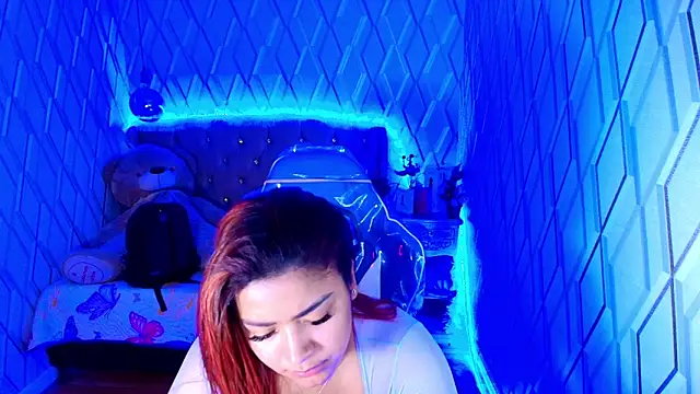 Snapshot of NicolleTaylor chatting on 11/21/25, 04:11 NicolleTaylor online show from 11/21/25, 04:11