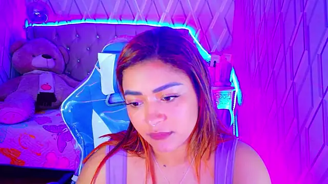 Snapshot of NicolleTaylor chatting on 10/18/25, 03:30 NicolleTaylor online show from 10/18/25, 03:30