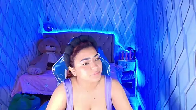 Snapshot of NicolleTaylor chatting on 11/15/25, 12:47 NicolleTaylor online show from 11/15/25, 12:47