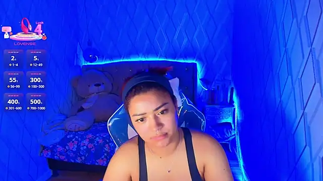 Snapshot of NicolleTaylor chatting on 11/14/25, 03:32 NicolleTaylor online show from 11/14/25, 03:32